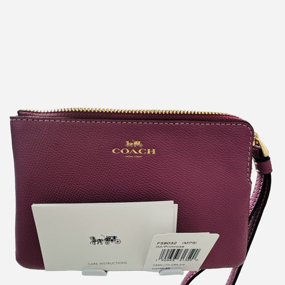 Coach primrose color pebbled leather wristlet. NWT perfect for summer & all year - Picture 6 of 8